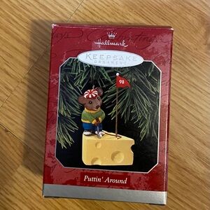 Hallmark Puttin’ Around Golf Ornament